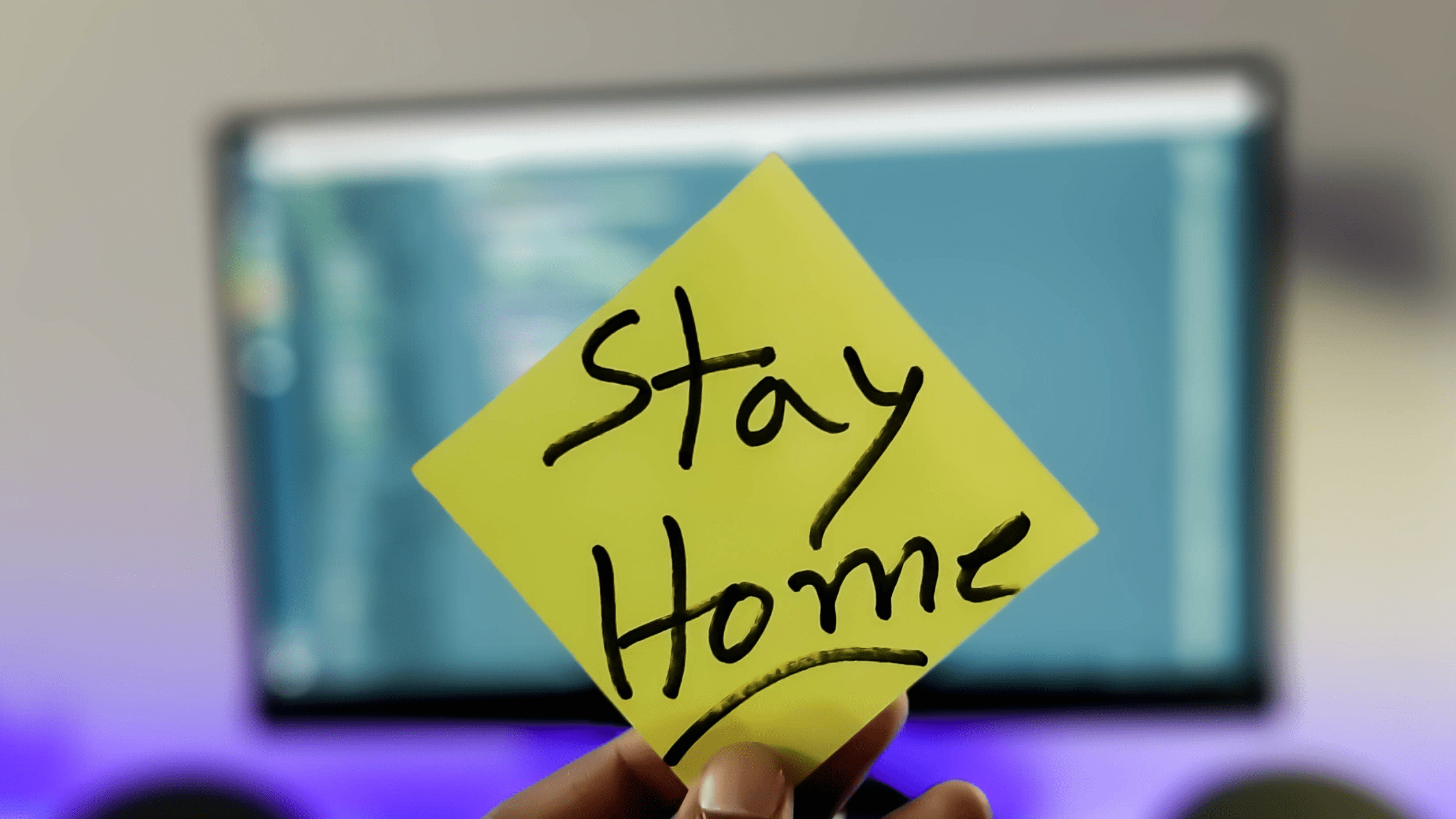 A post-it with stay home written on it for Medical students during COVID-19